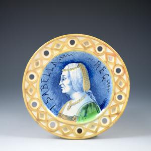 Piattino traforato raffigurante la Regina Isabella